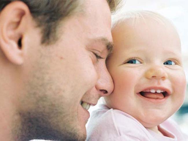 Fatherhood: How dads can bond with their new babies