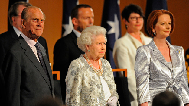 Queen Elizabeth praises Australia in rousing address