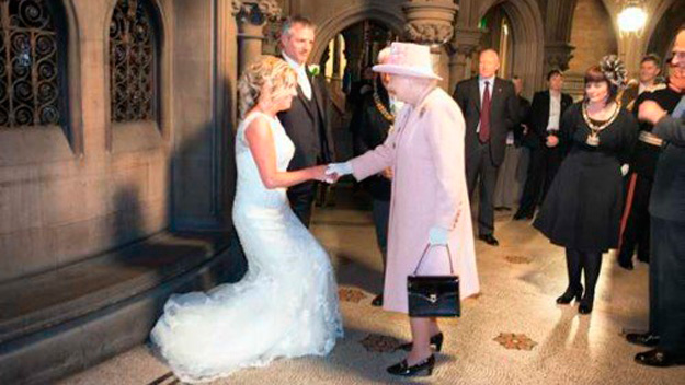 Queen Elizabeth the wedding crasher