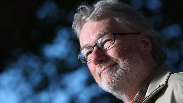 Iain Banks reveals terminal cancer in touching letter to fans
