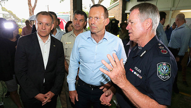 Tony Abbott visit site of bushfire in South Australia