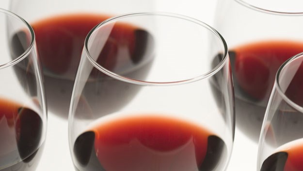 Alcohol health benefits, glass of wine 