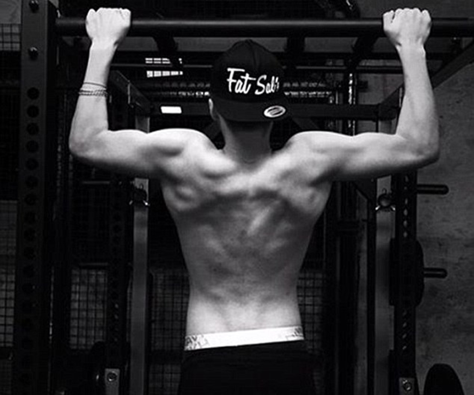 Brooklyn Beckham shows off amazing physique
