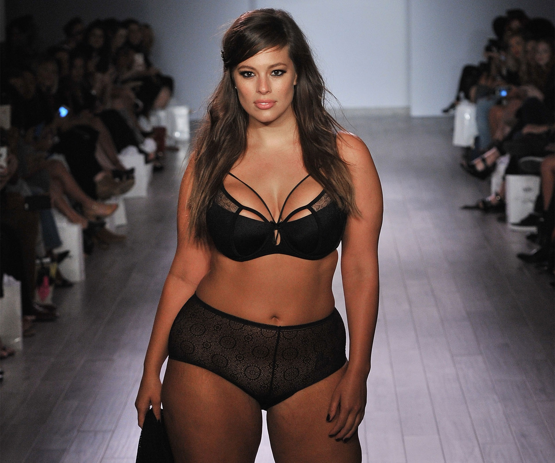 Size 16 model rocks runway at New York Fashion Week