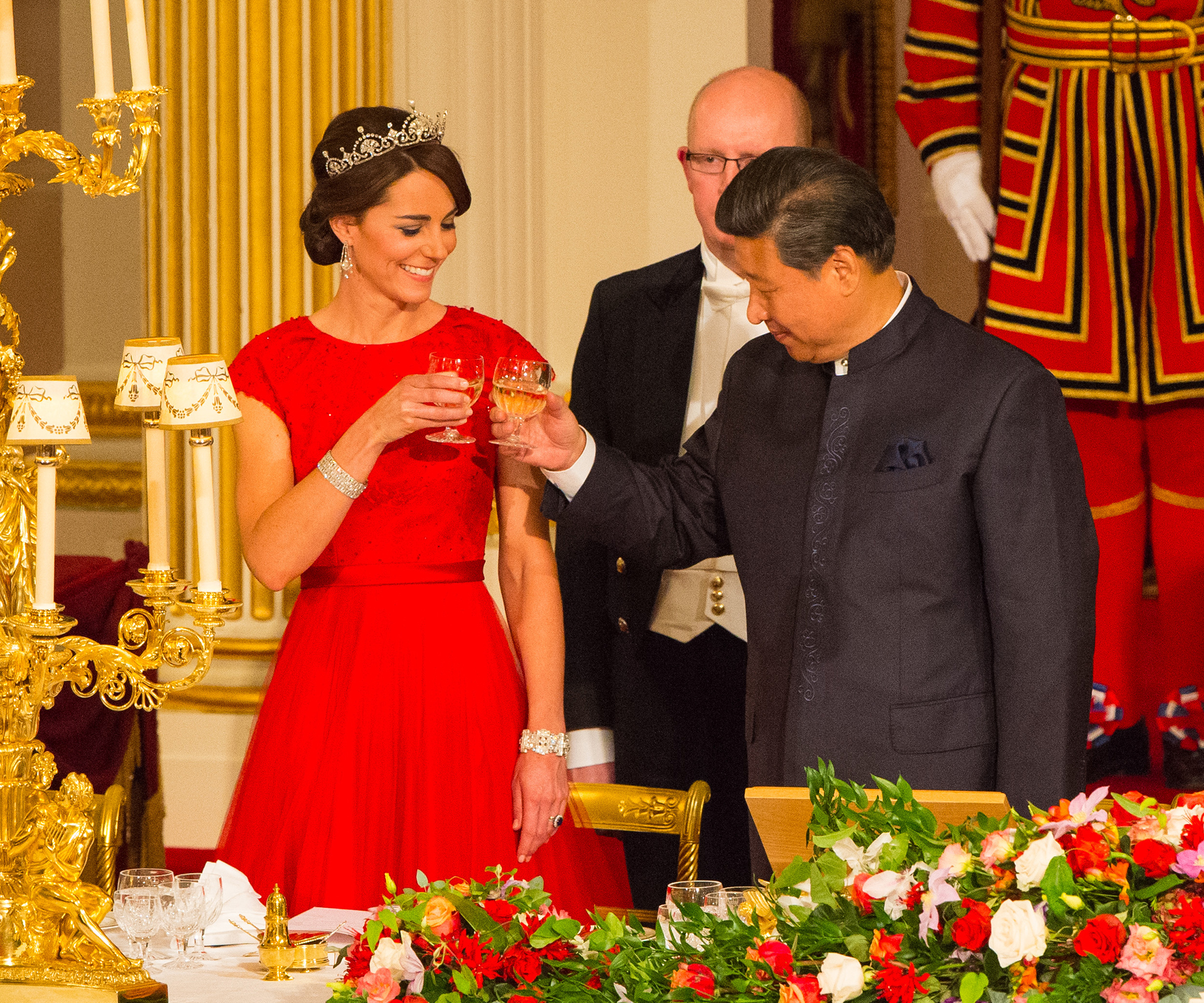 Duchess Kate arrives at first state banquet 