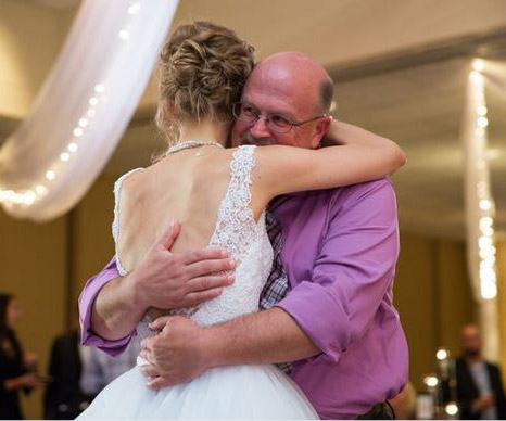 Bride shares wedding dance with donor who saved her life