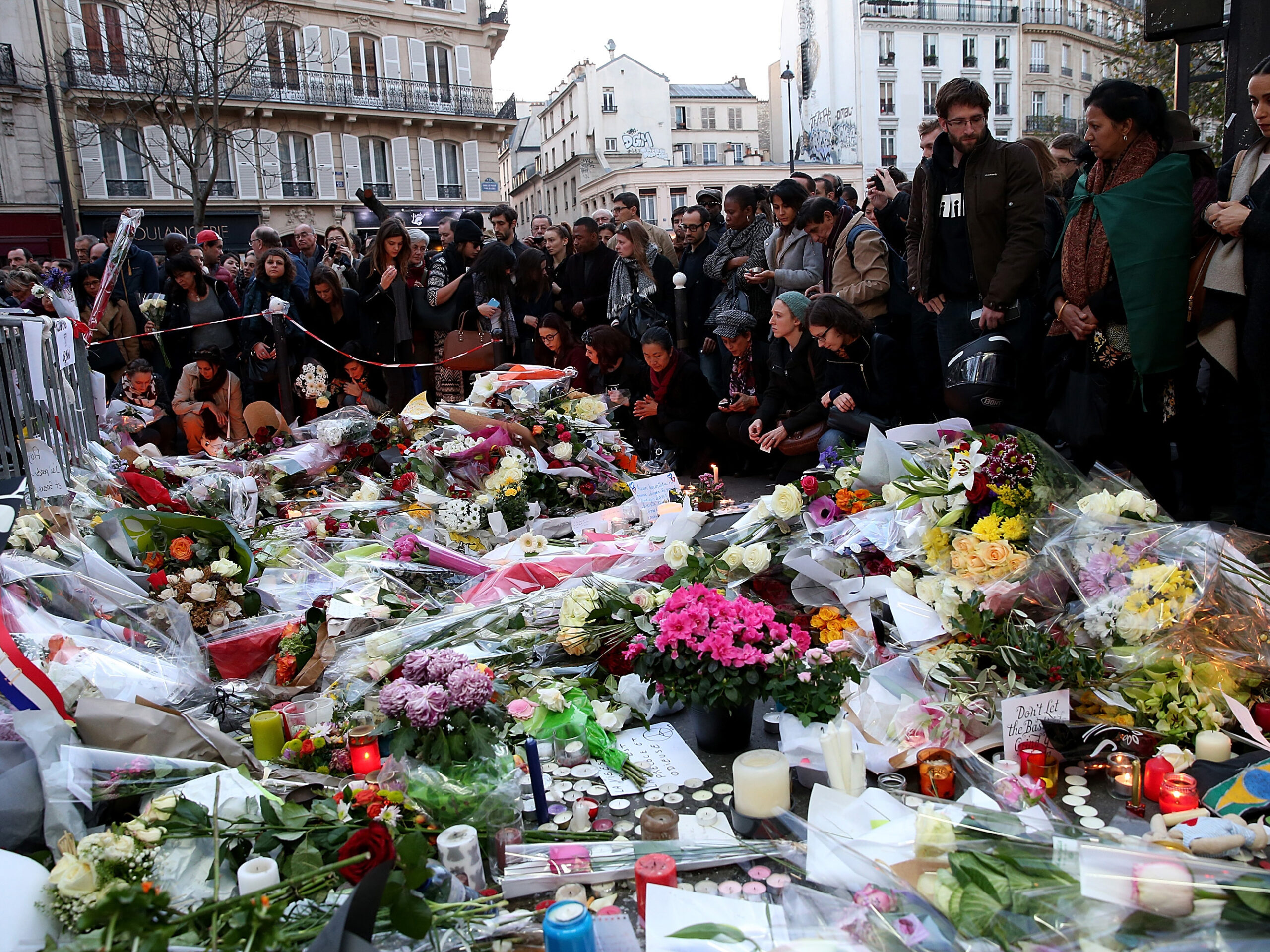 paris mourns terror attack