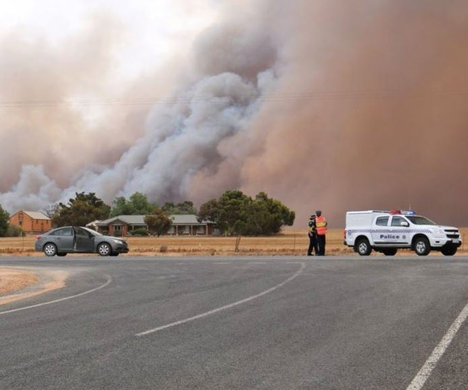 Two killed in South Australian fires