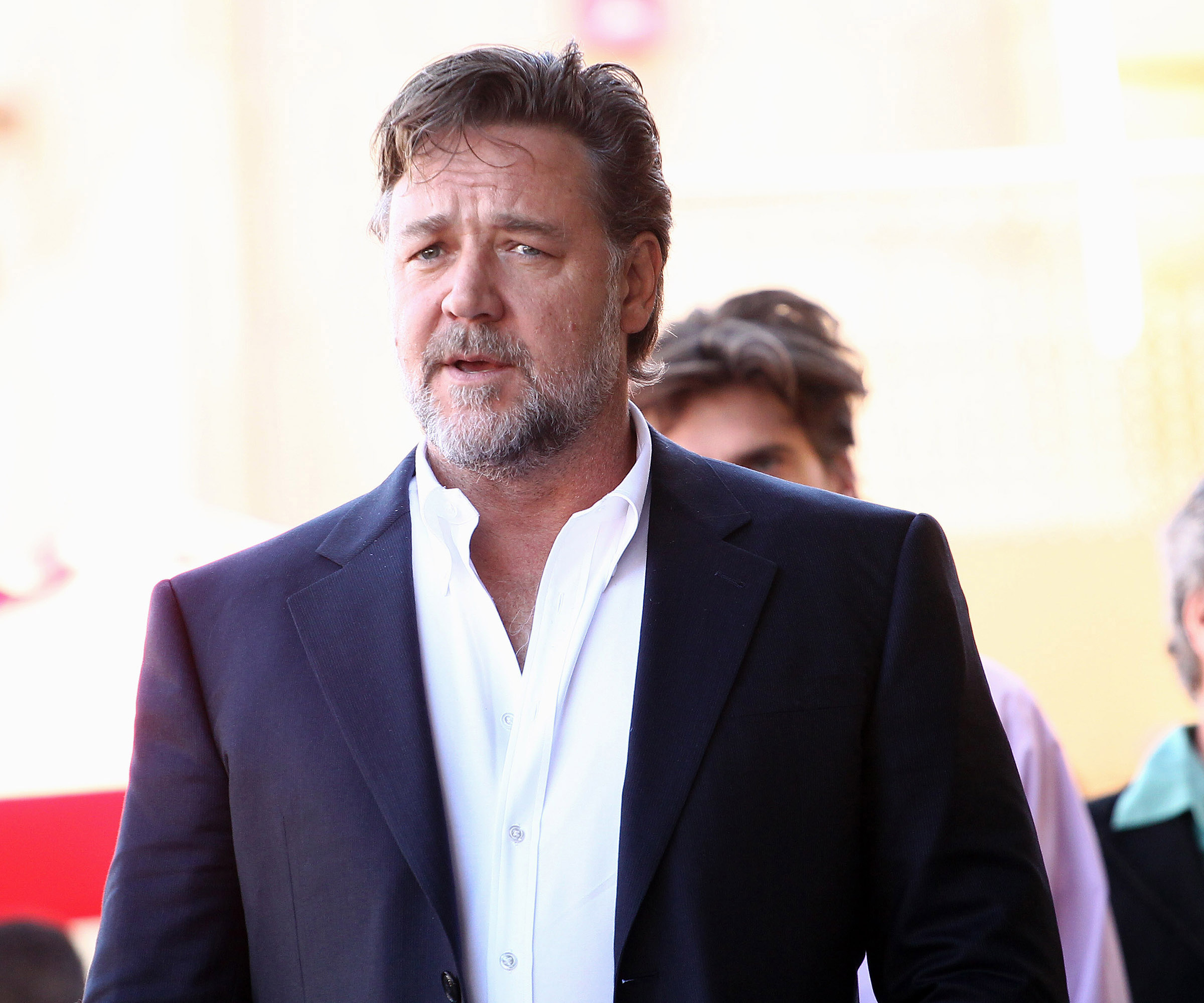 Russell Crowe boycotts Virgin after hoverboard dispute