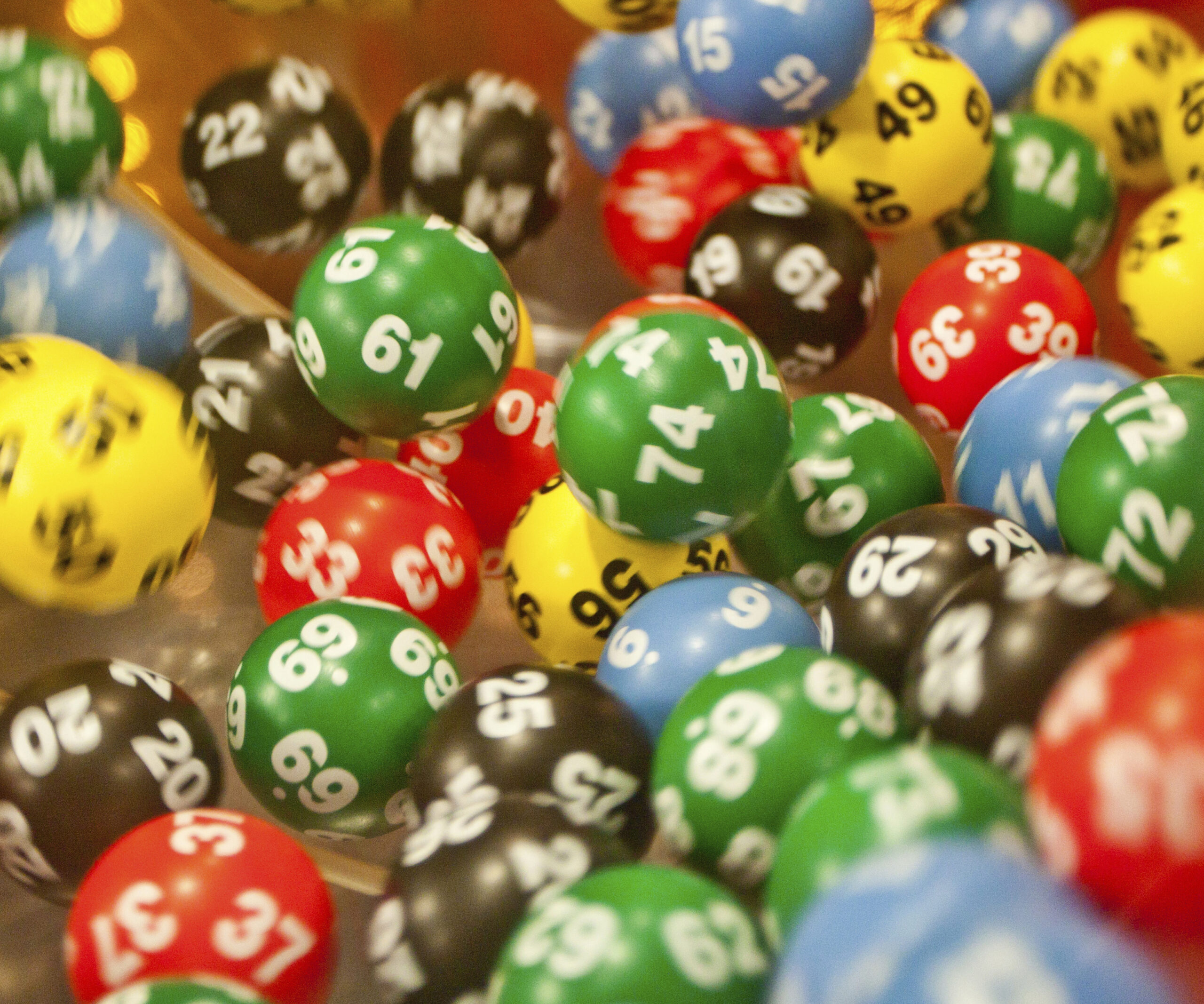 Pensioner buys winning lotto ticket
