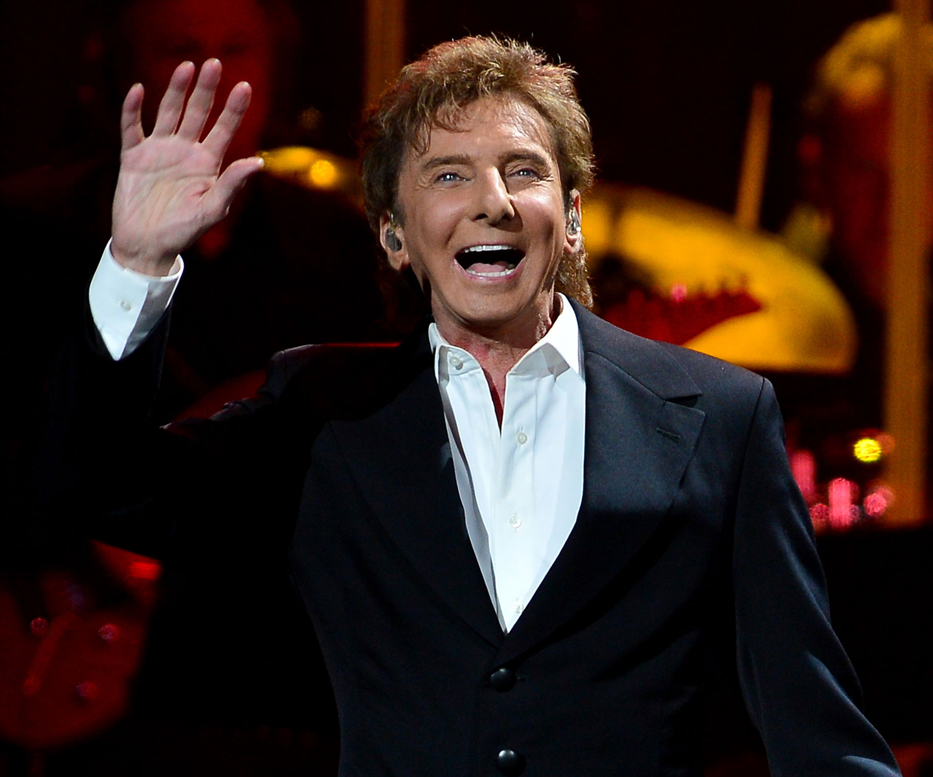 Barry Manilow rushed to hospital again