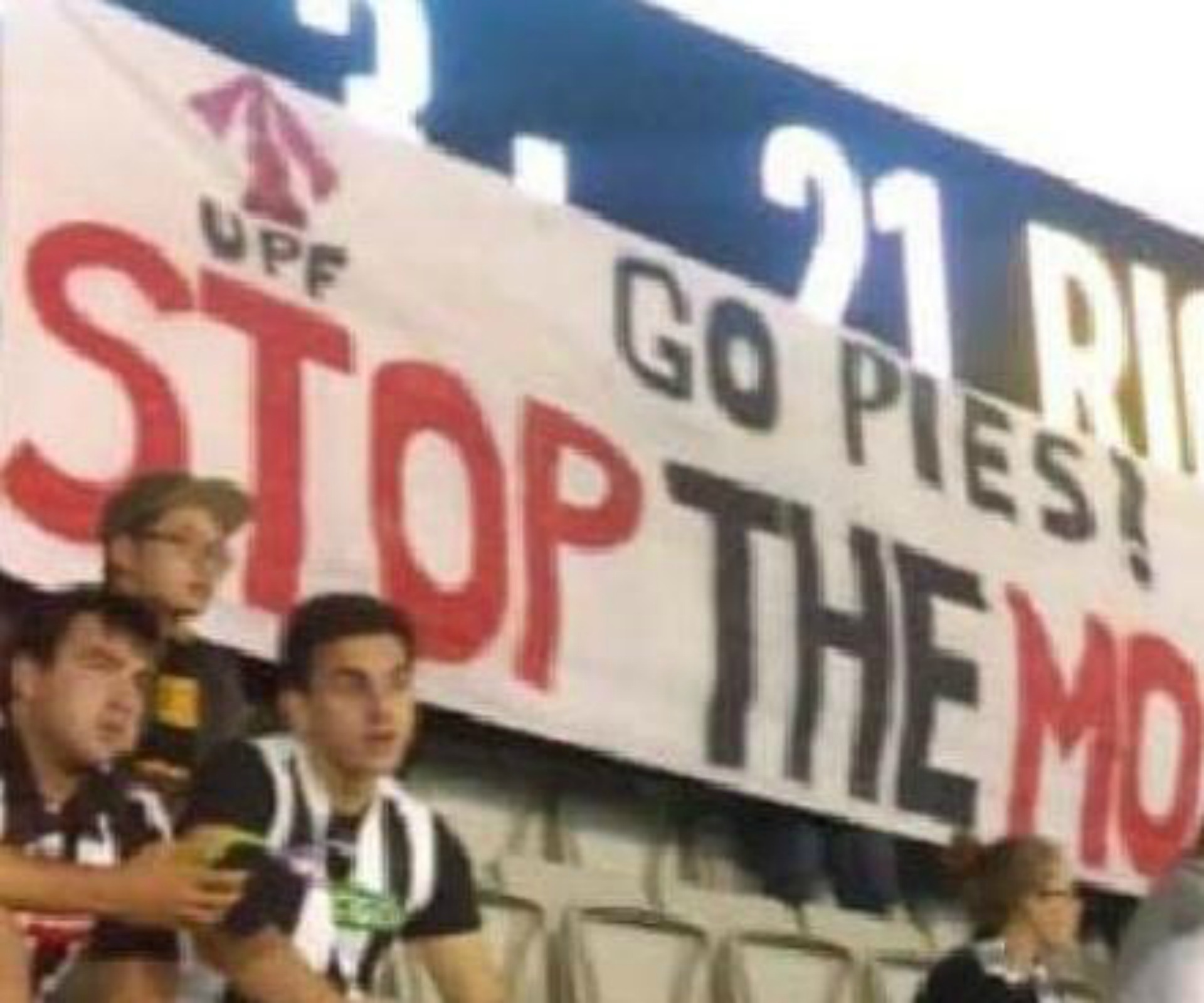 Julie Bishop: anti-Muslim banner at AFL ‘deeply unfortunate’