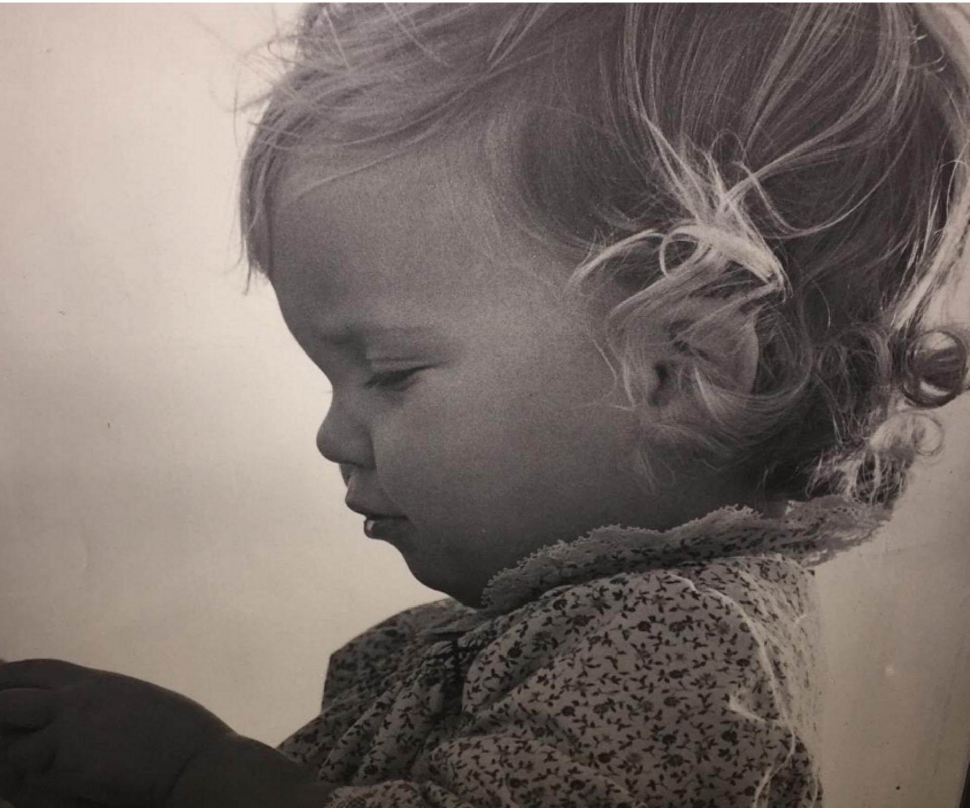 Goldie Hawn wishes daughter Kate Hudson happy birthday with adorable throwback pic