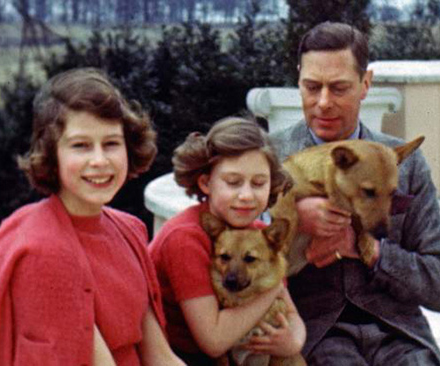 Never-before-seen pics of the Queen as a child
