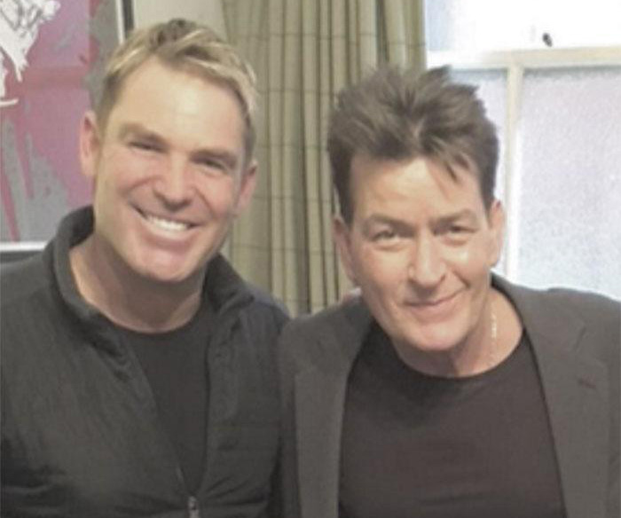 Shane Warne is hanging out with Charlie Sheen