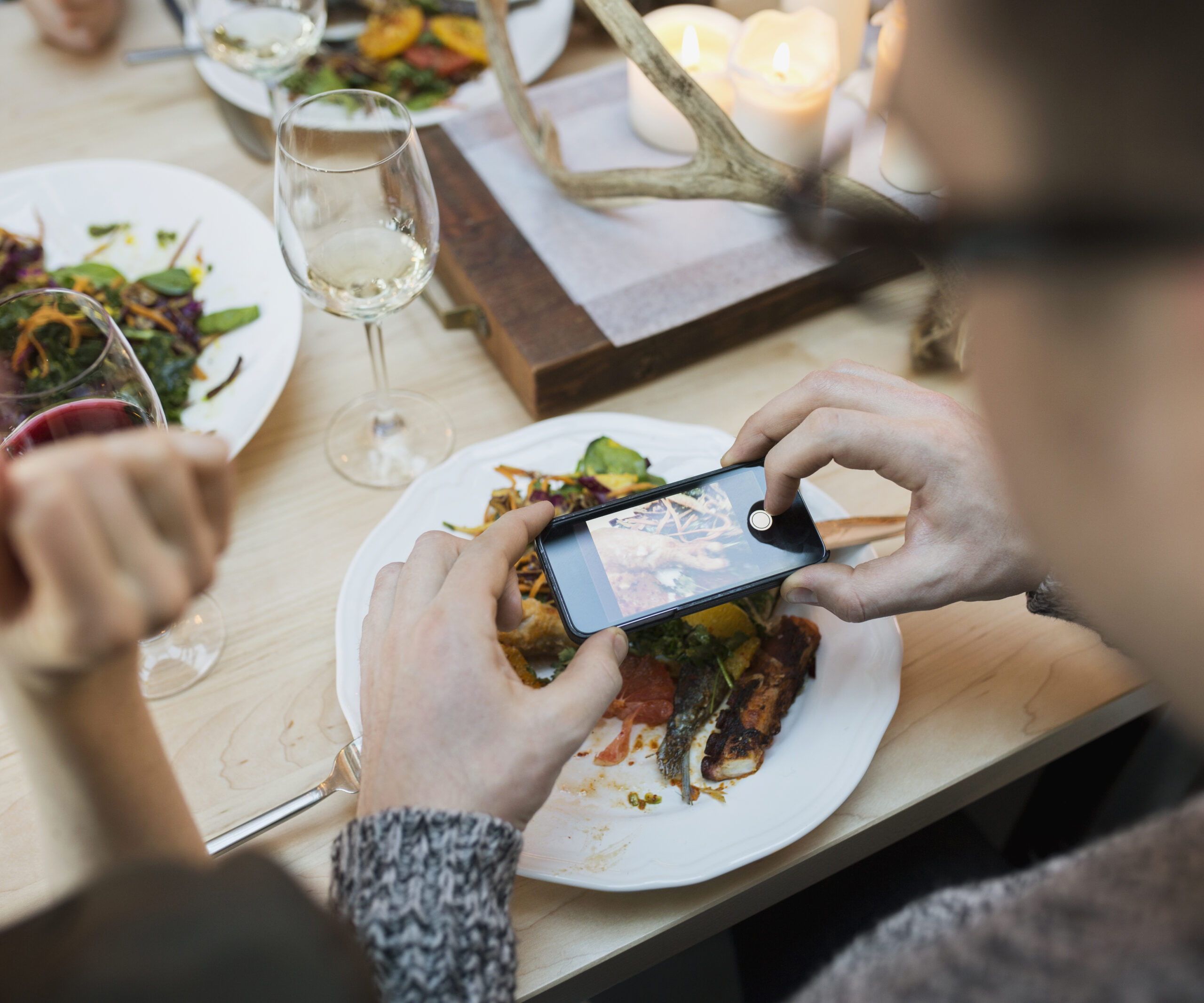 Why you should never take photos of food in restaurants 