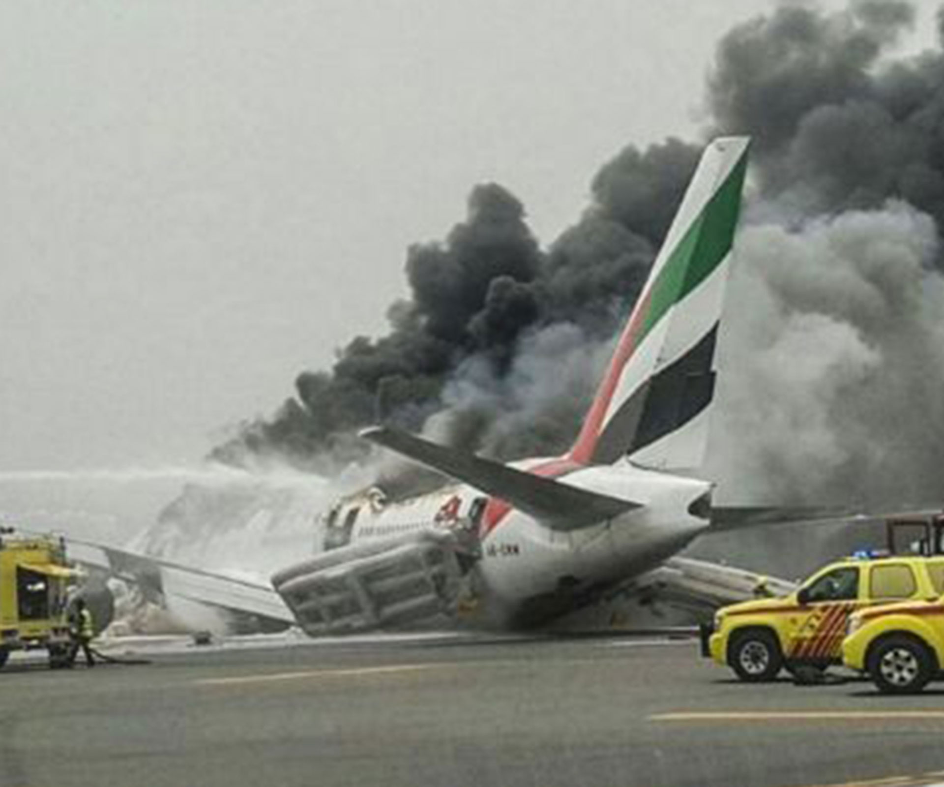 Terrifying footage of plane crash landing in Dubai