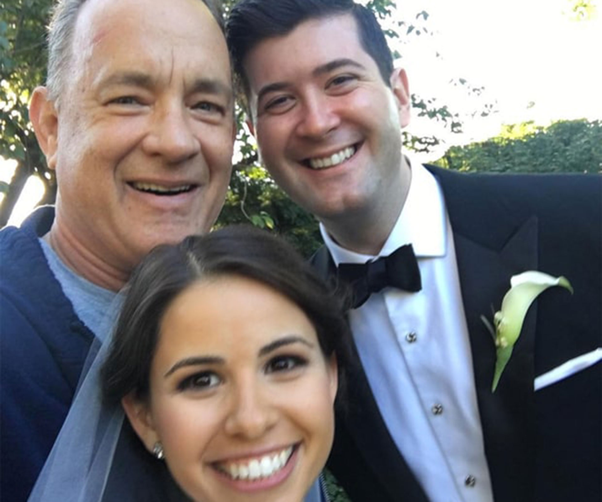 Tom Hanks crashes wedding and it’s amazing