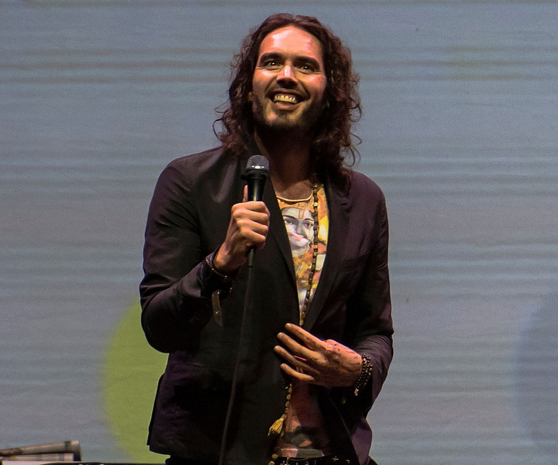 Comedian Russell Brand becomes a first-time dad