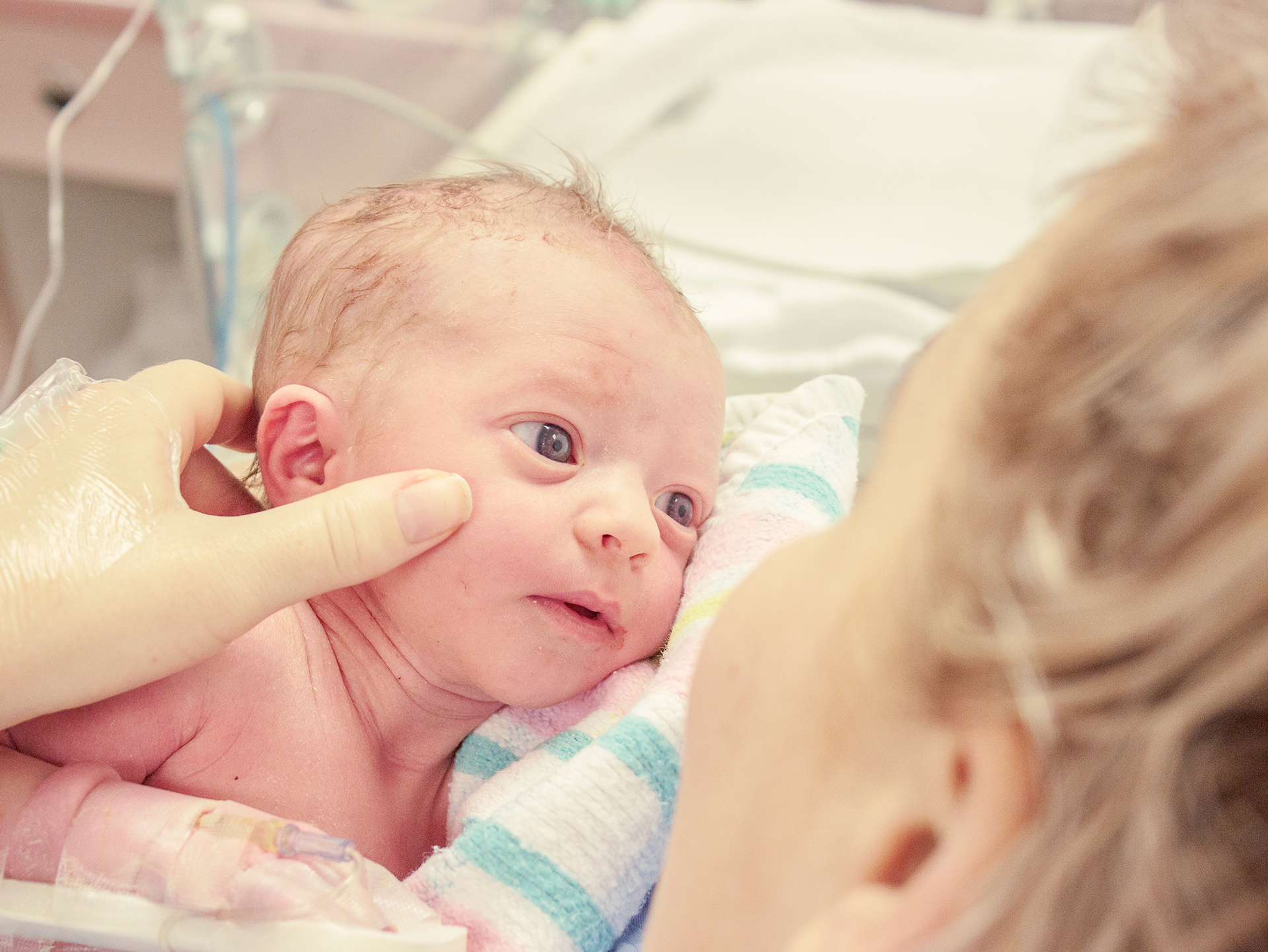 Kangaroo care found to be beneficial for full-term babies