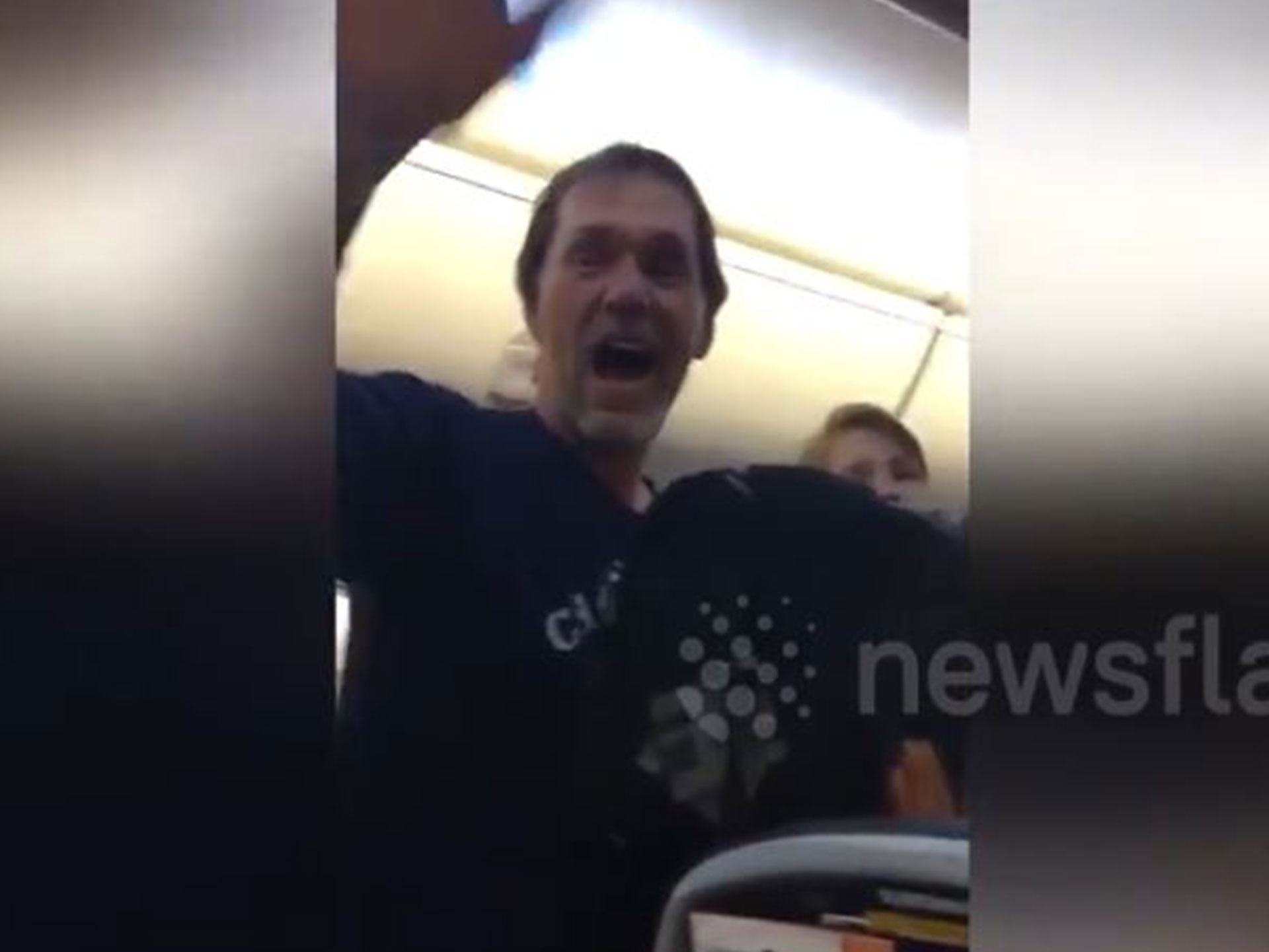 Man kicked off flight after inflammatory racist remarks