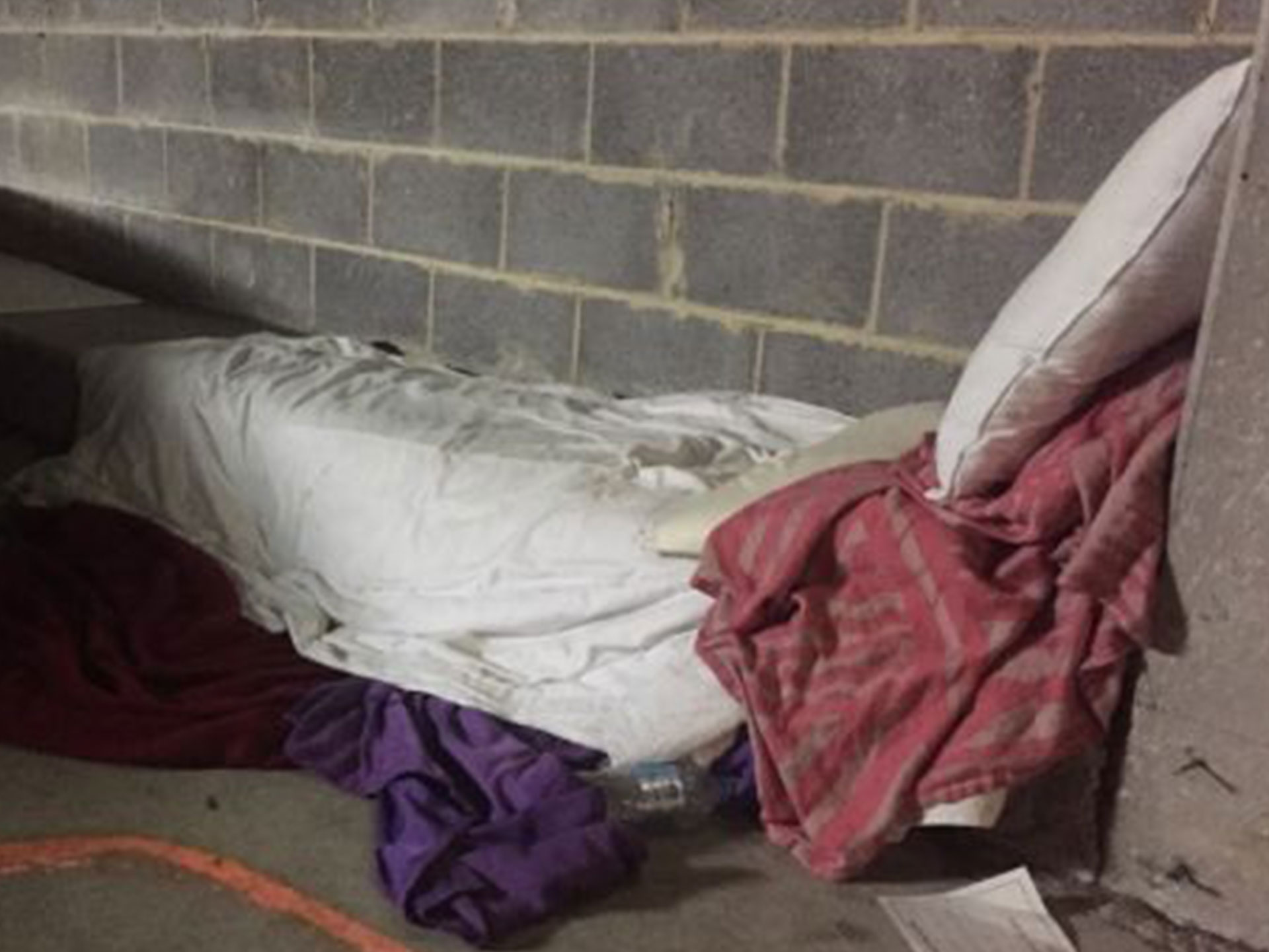 Sydney airport staff sleeping in “Third World conditions”