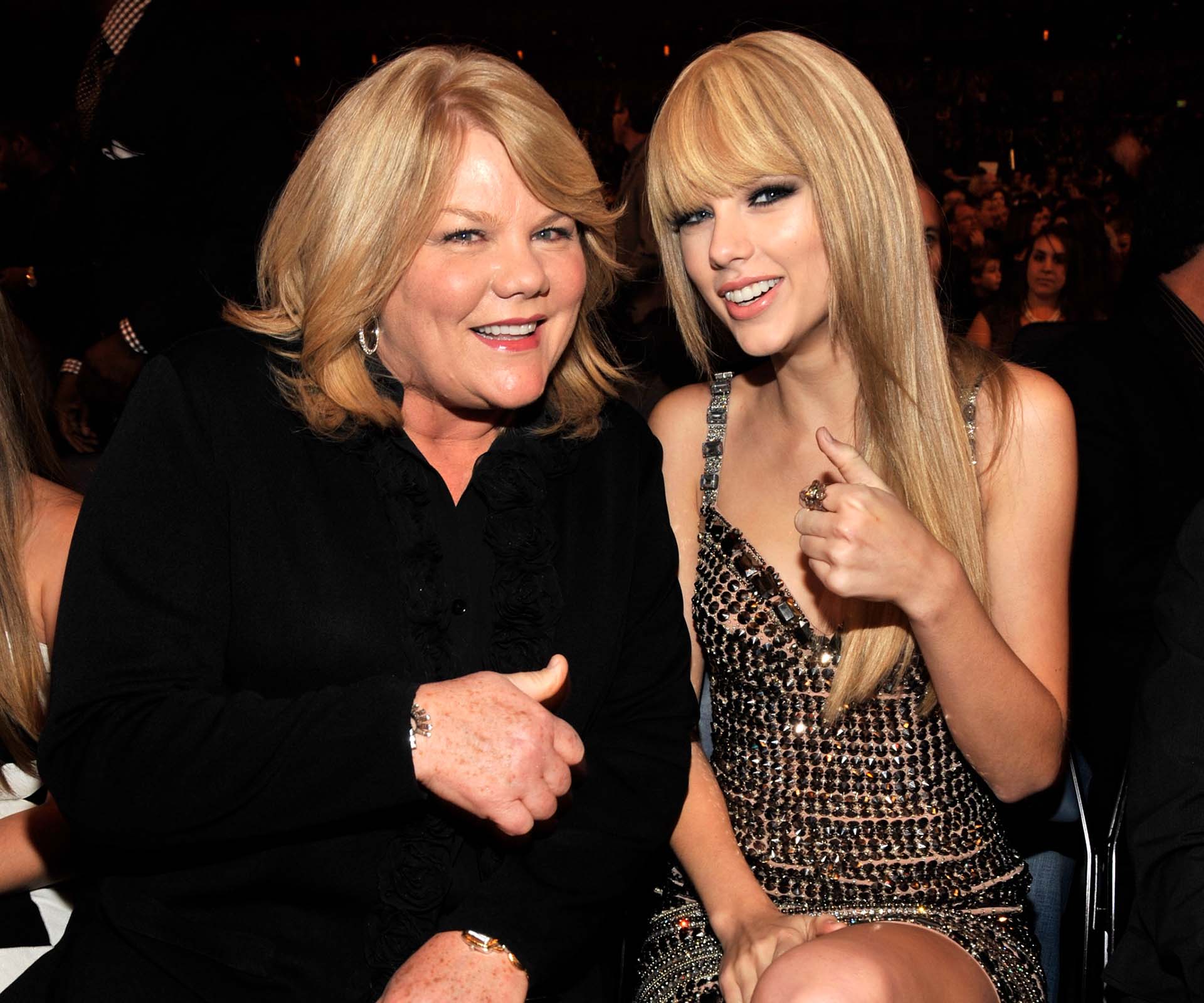 Taylor Swift and her mum, Andrea Swift