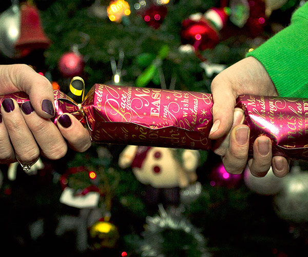 40 Christmas cracker jokes that are actually funny