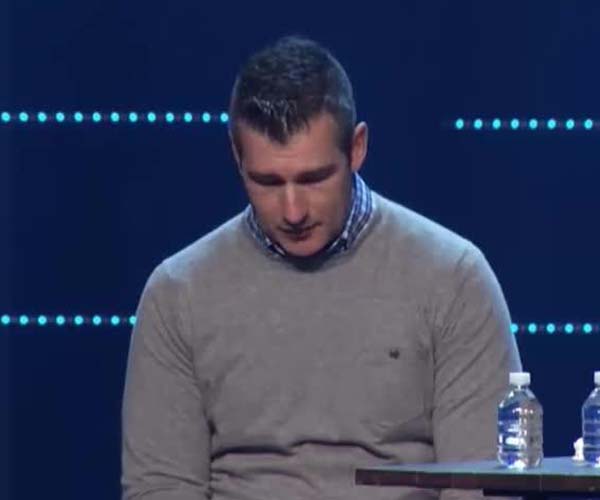 Church leader receives standing ovation after admitting to “sexual incident” with a teenager