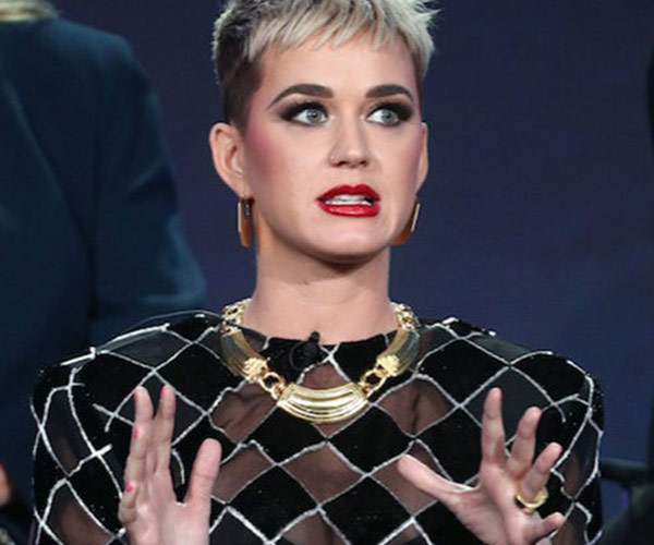 Katy Perry tricked American Idol contestant into kissing her