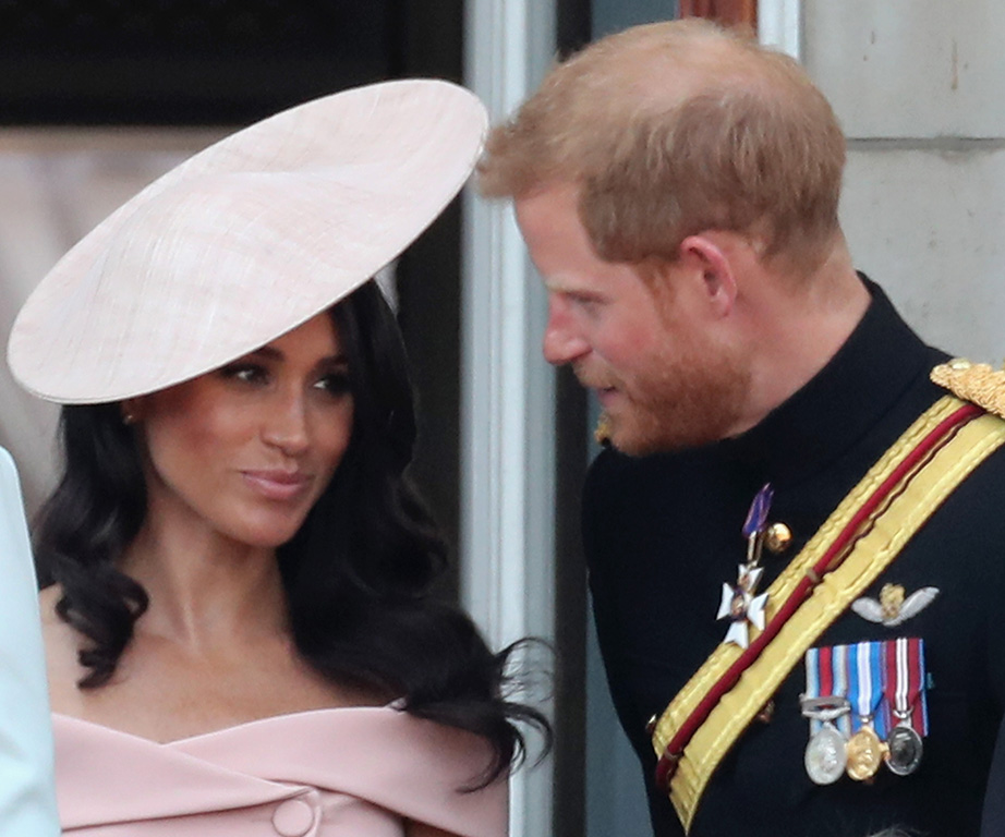 Lip reader reveals Meghan Markle was “nervous” during Buckingham Palace balcony appearance