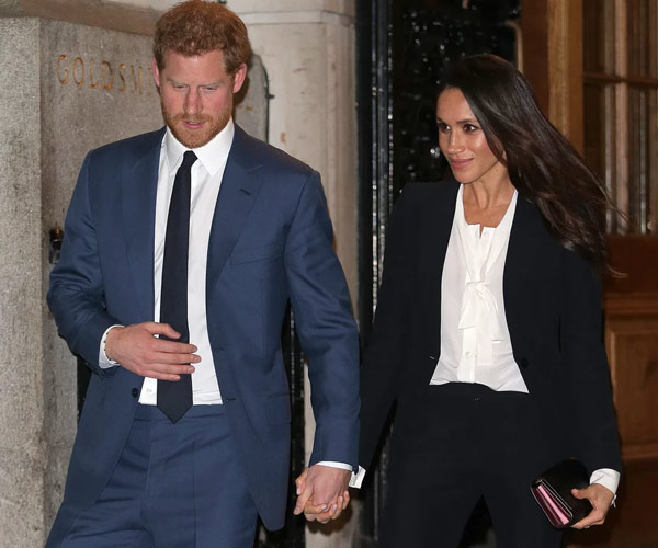 Meghan Markle and Prince Harry like PDA… Because they’re young and in love!