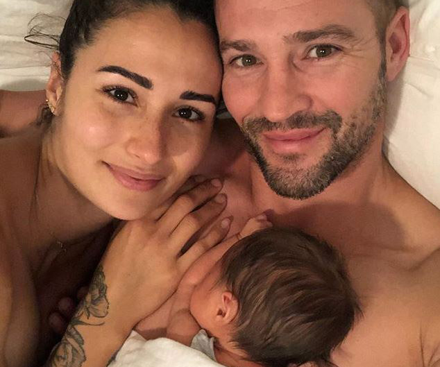 Kris Smith’s adorable photo of new baby daughter