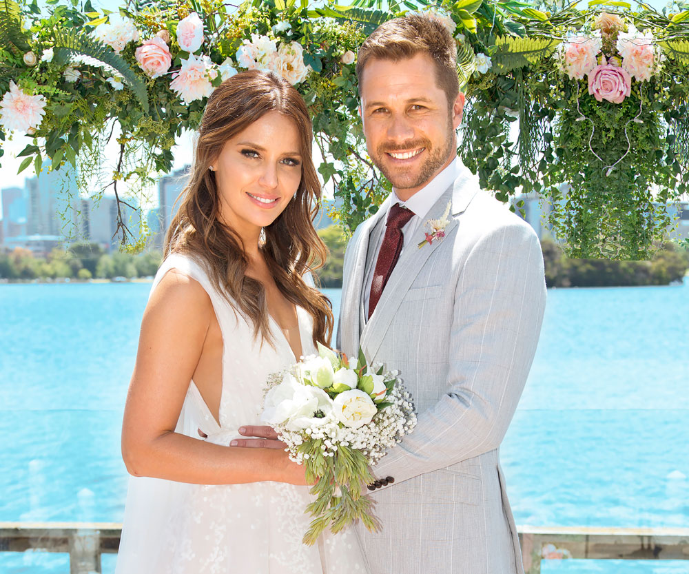 Neighbours’ Elly and Mark tie the knot! See all the photos from their wedding day