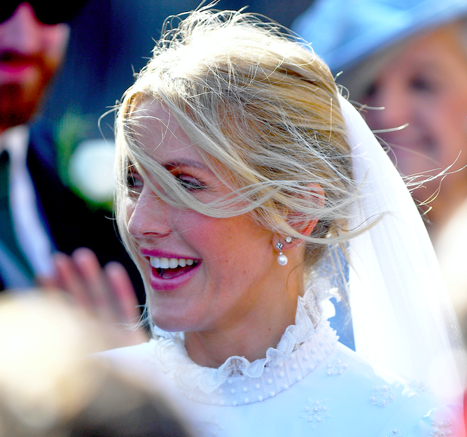 Ellie Goulding’s FIFTH wedding dress has been revealed, and it’s black!