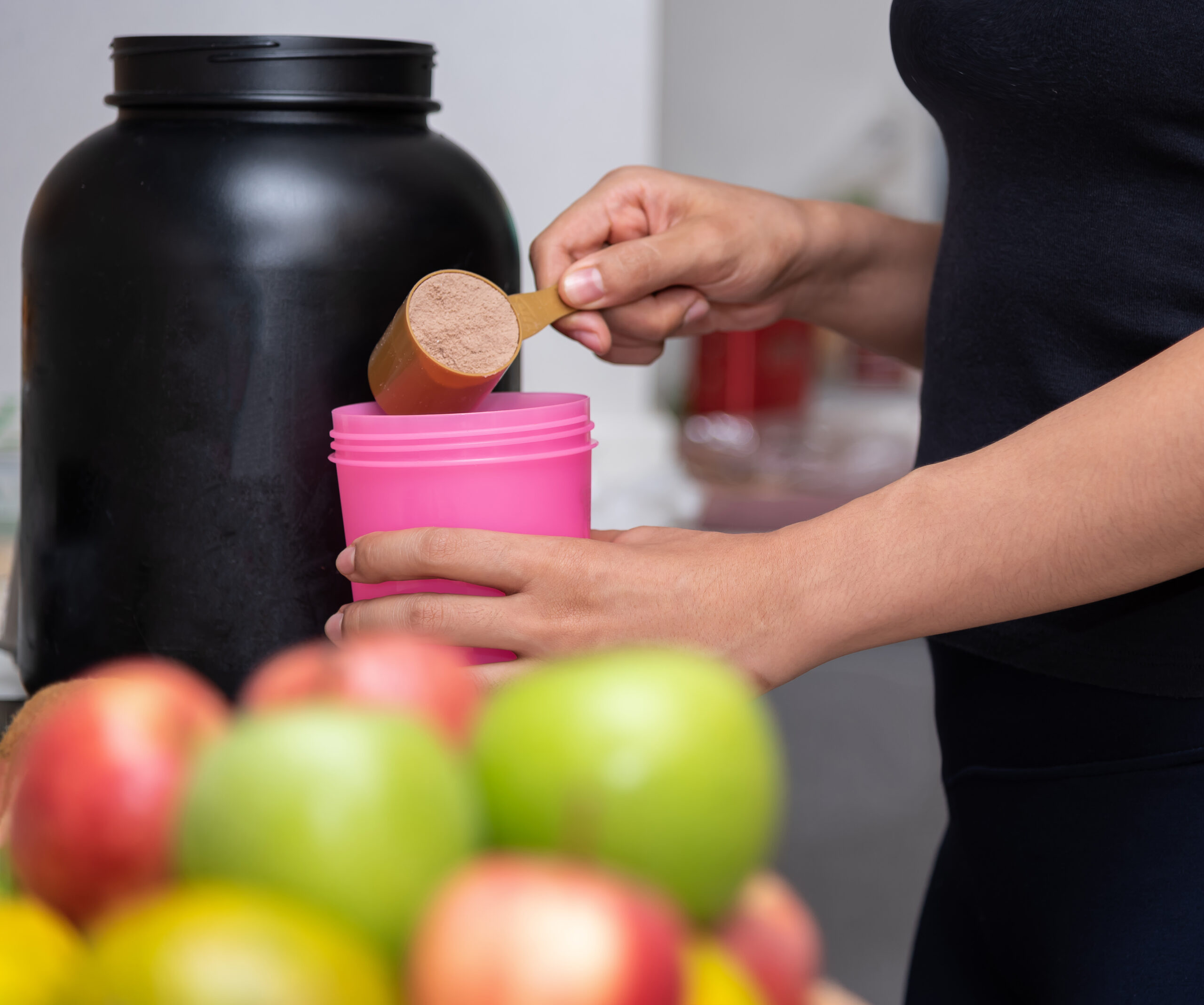 Is protein powder healthy? A nutritionist and a dietitian give us a brutally honest answer