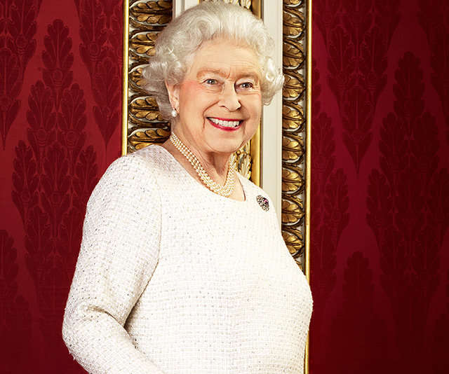 This one simple hand gesture from the Queen has exploded the internet