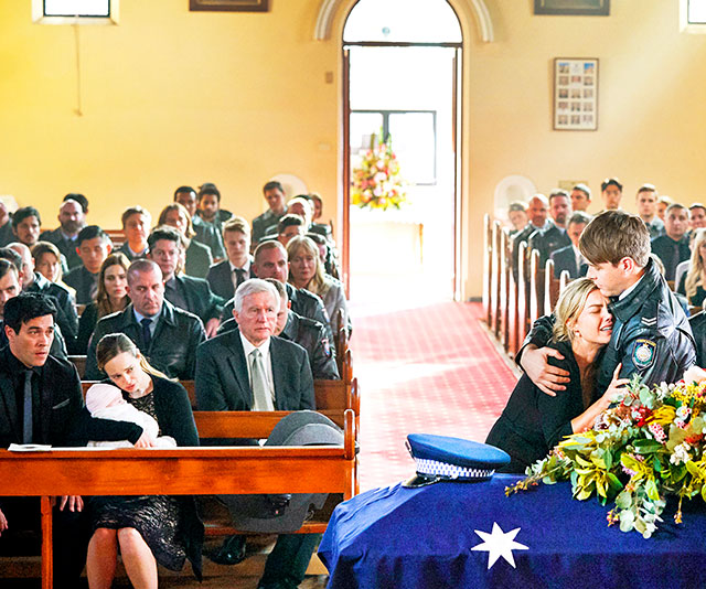 Home and Away’s Jasmine breaks down at Robbo’s funeral as Summer Bay says goodbye