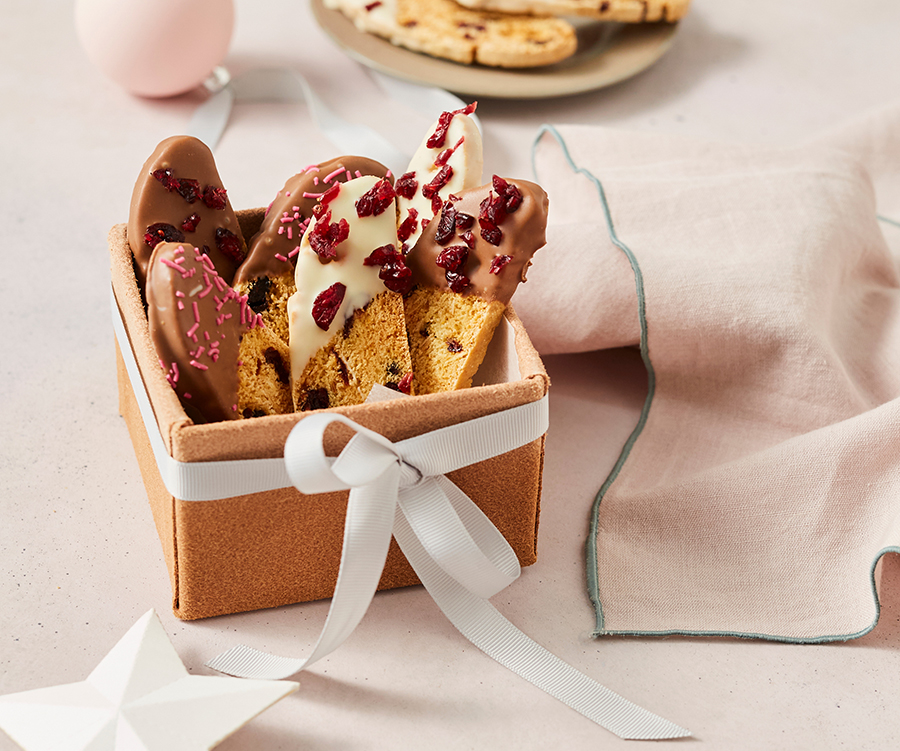 Christmas recipe: Biscotti with chocolate and cranberries