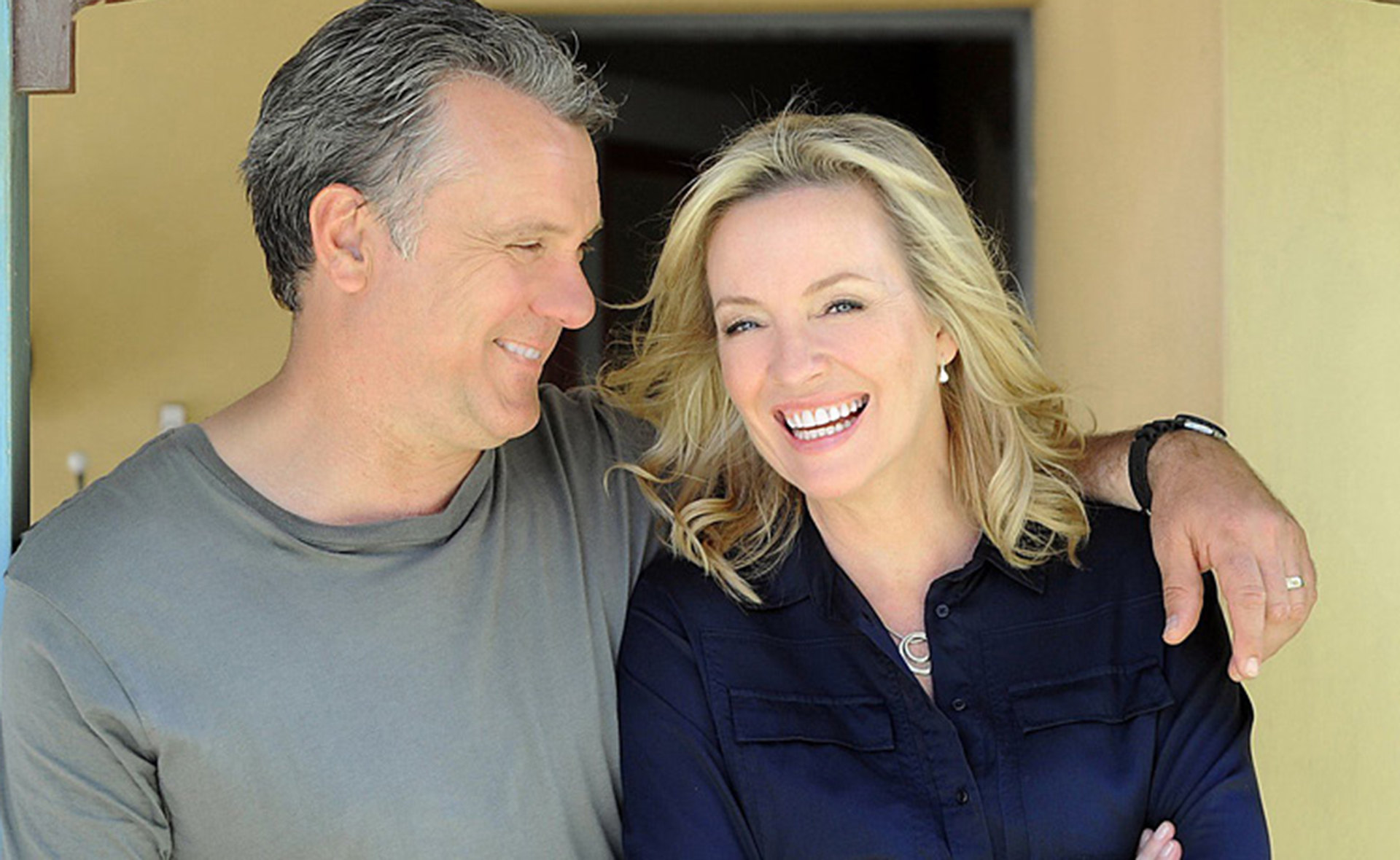 EXCLUSIVE: Rebecca Gibney and Erik Thomson open up about becoming “mum and dad” again in Back To The Rafters