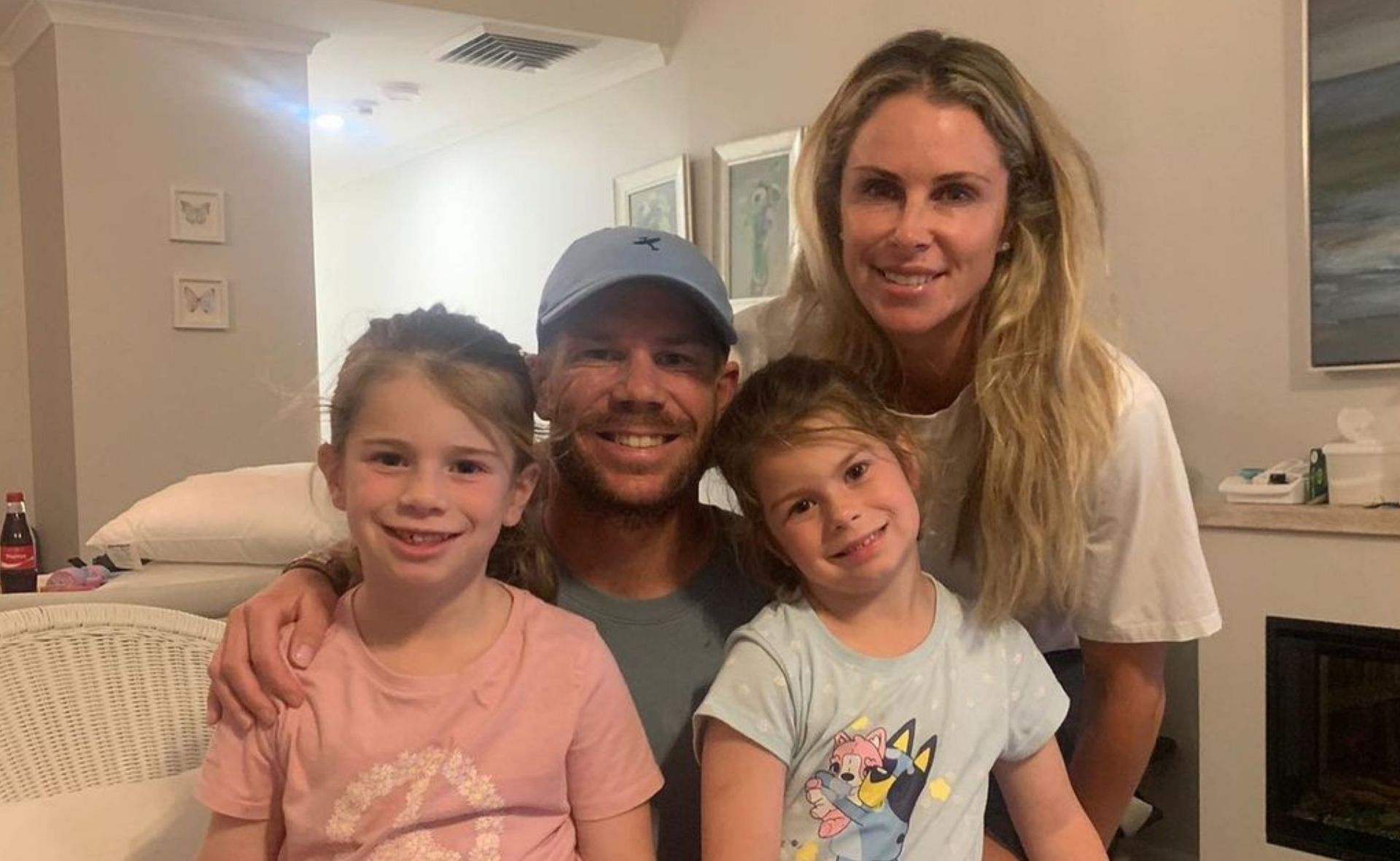 David Warner bids his family an emotional farewell as he is forced to separate from them again