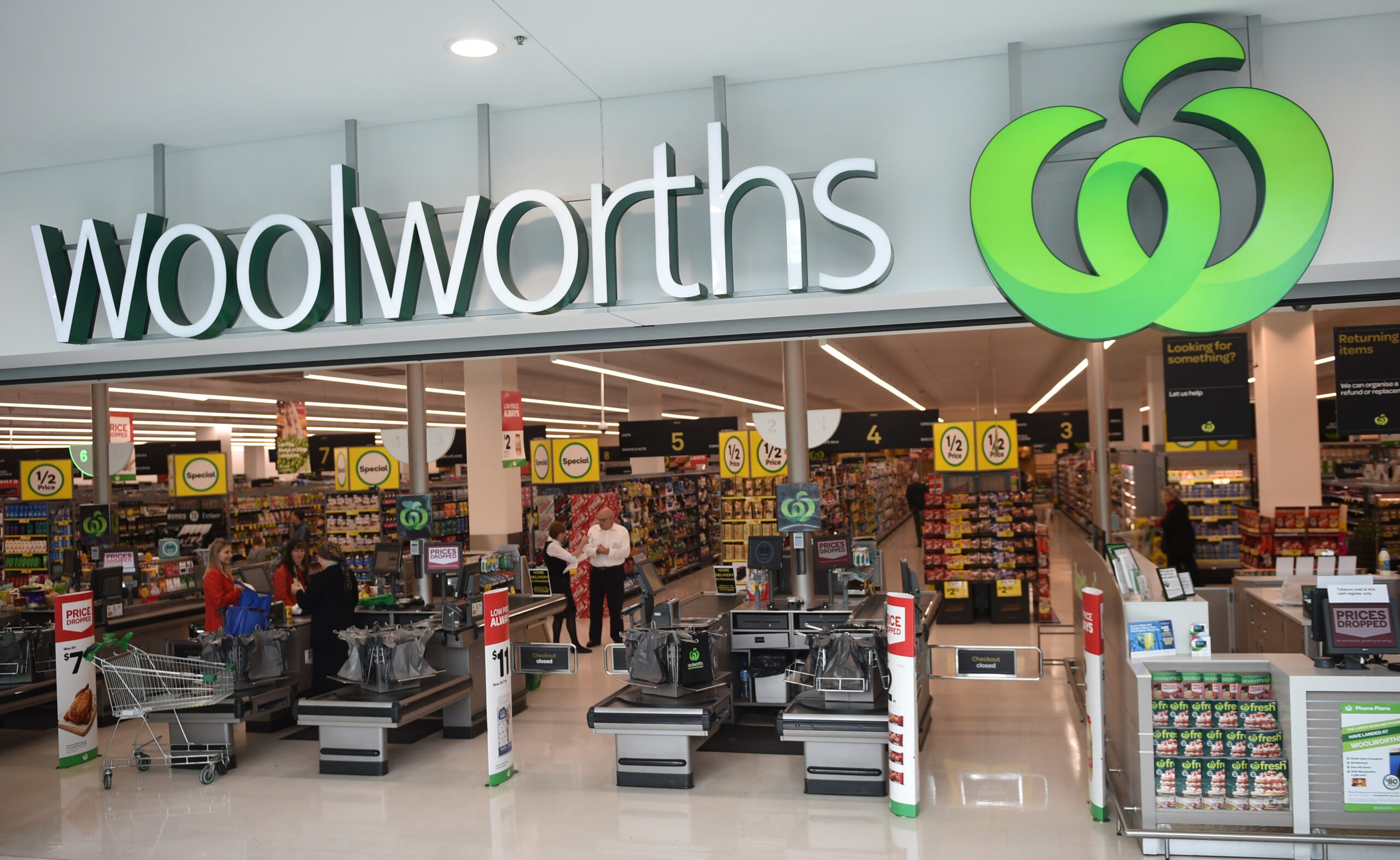 Start planning your Christmas grocery shop with Woolworths’ Christmas trading hours for 2023