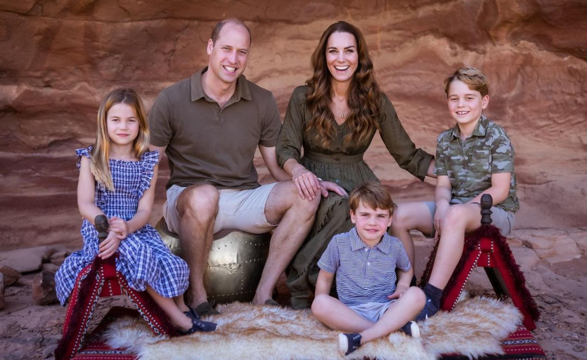A throwback piece of jewellery, matching shoes and subtle PDA: All the details you missed in the Cambridges’ 2021 royal Christmas card photo