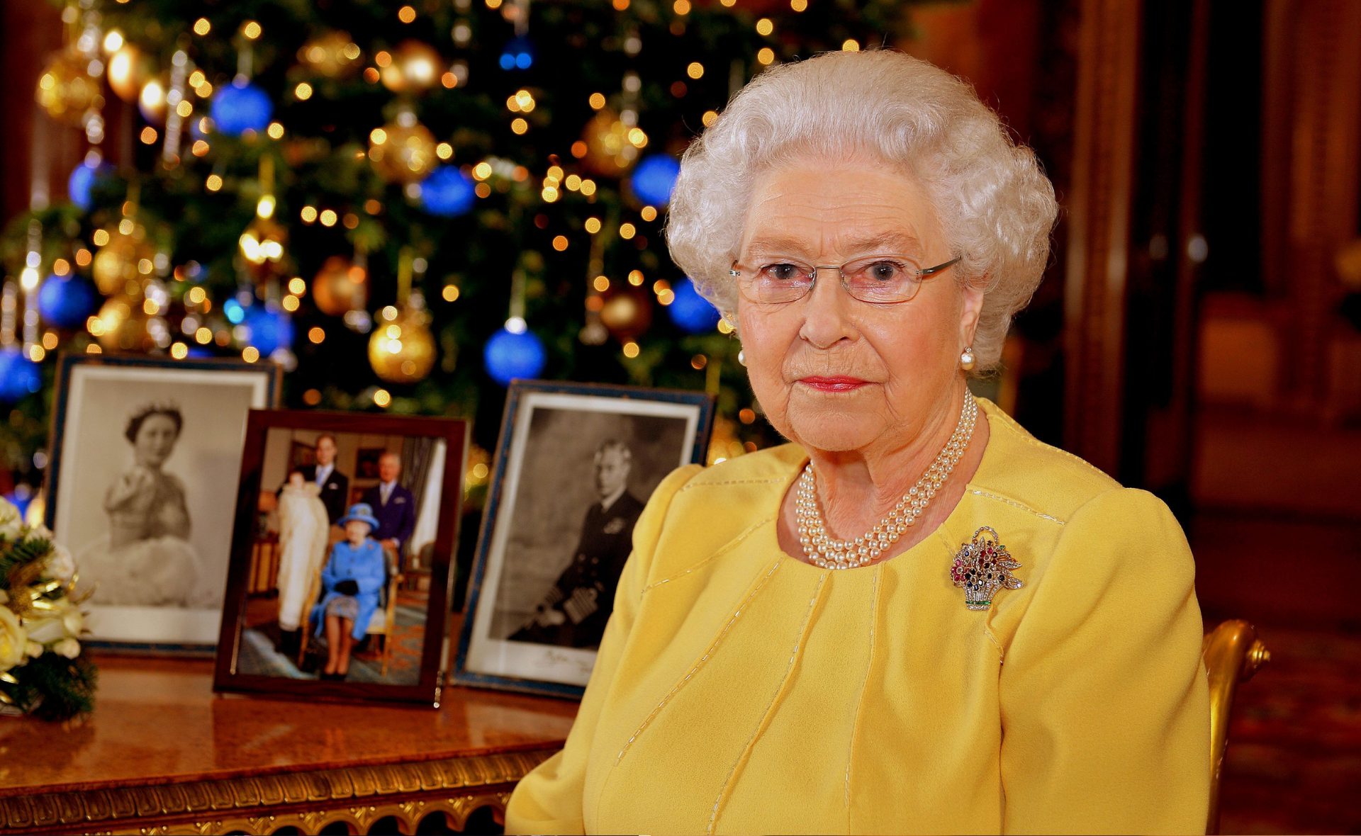 How the Queen sends a subtle message with her brooches during her Christmas Day broadcast