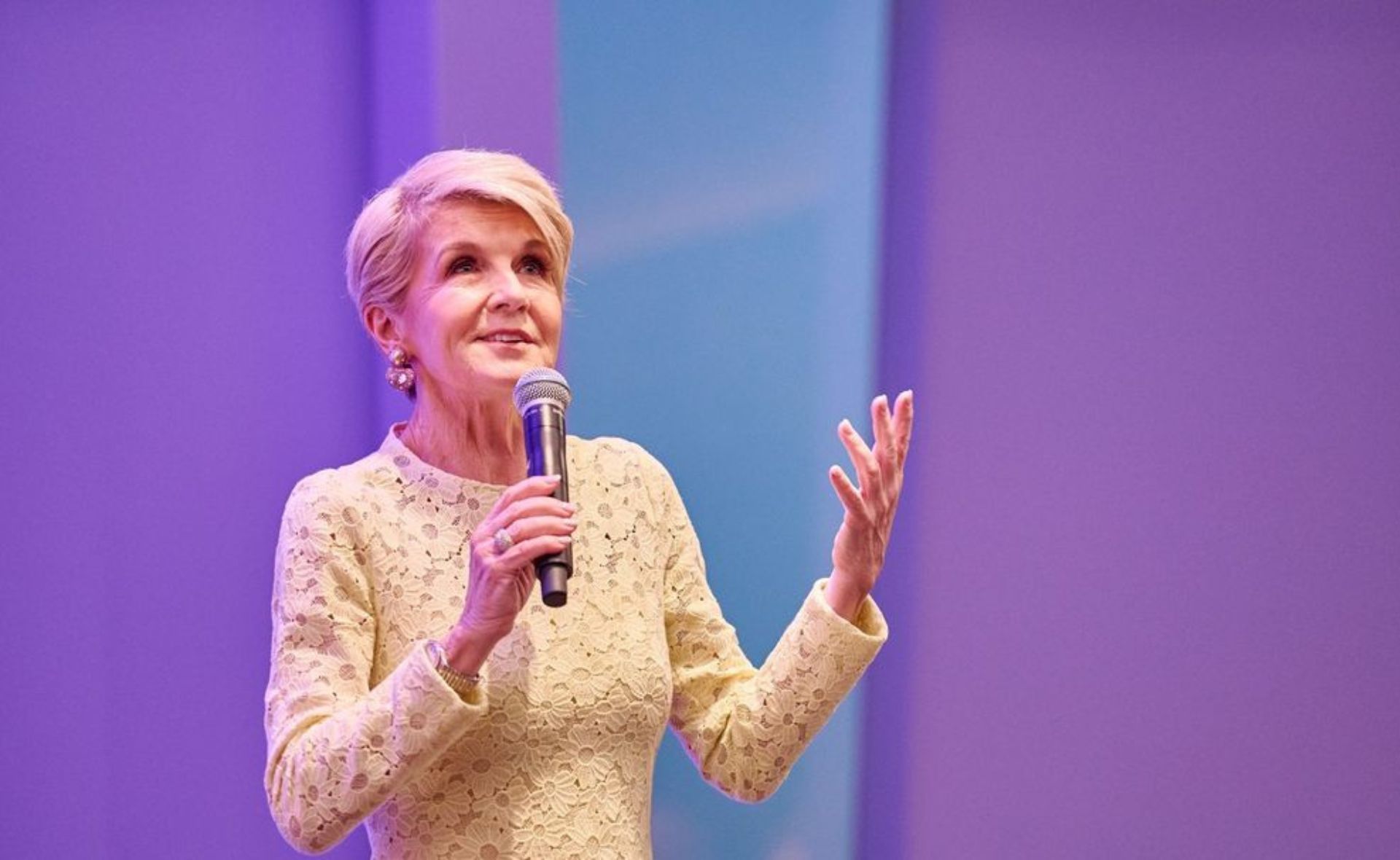 “I’m loving your new look”: Julie Bishop delights fans with “elegant” new appearance at special event