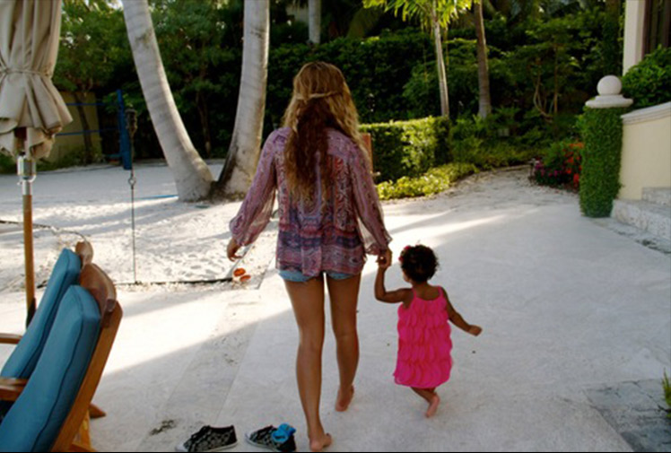 Beyoncé shares holiday snaps!