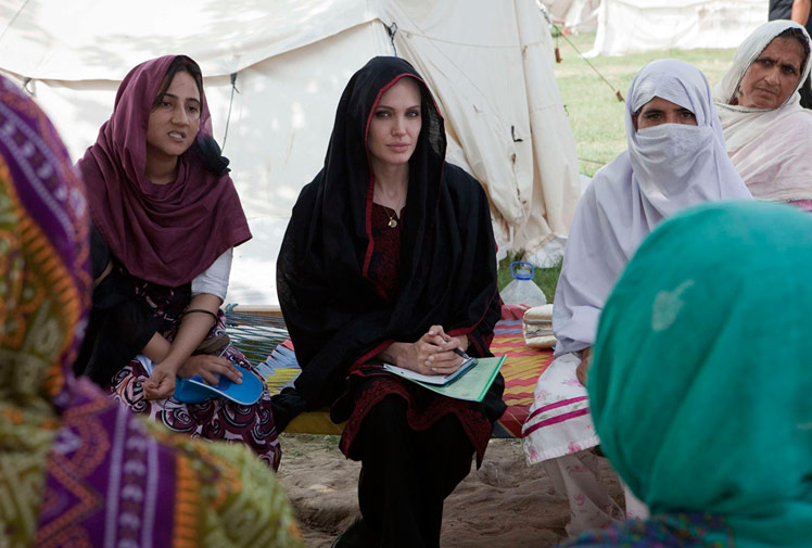 Angelina Jolie visits Pakistan