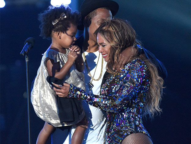 Queen Beyonce upstaged by her adorable daughter Blue!