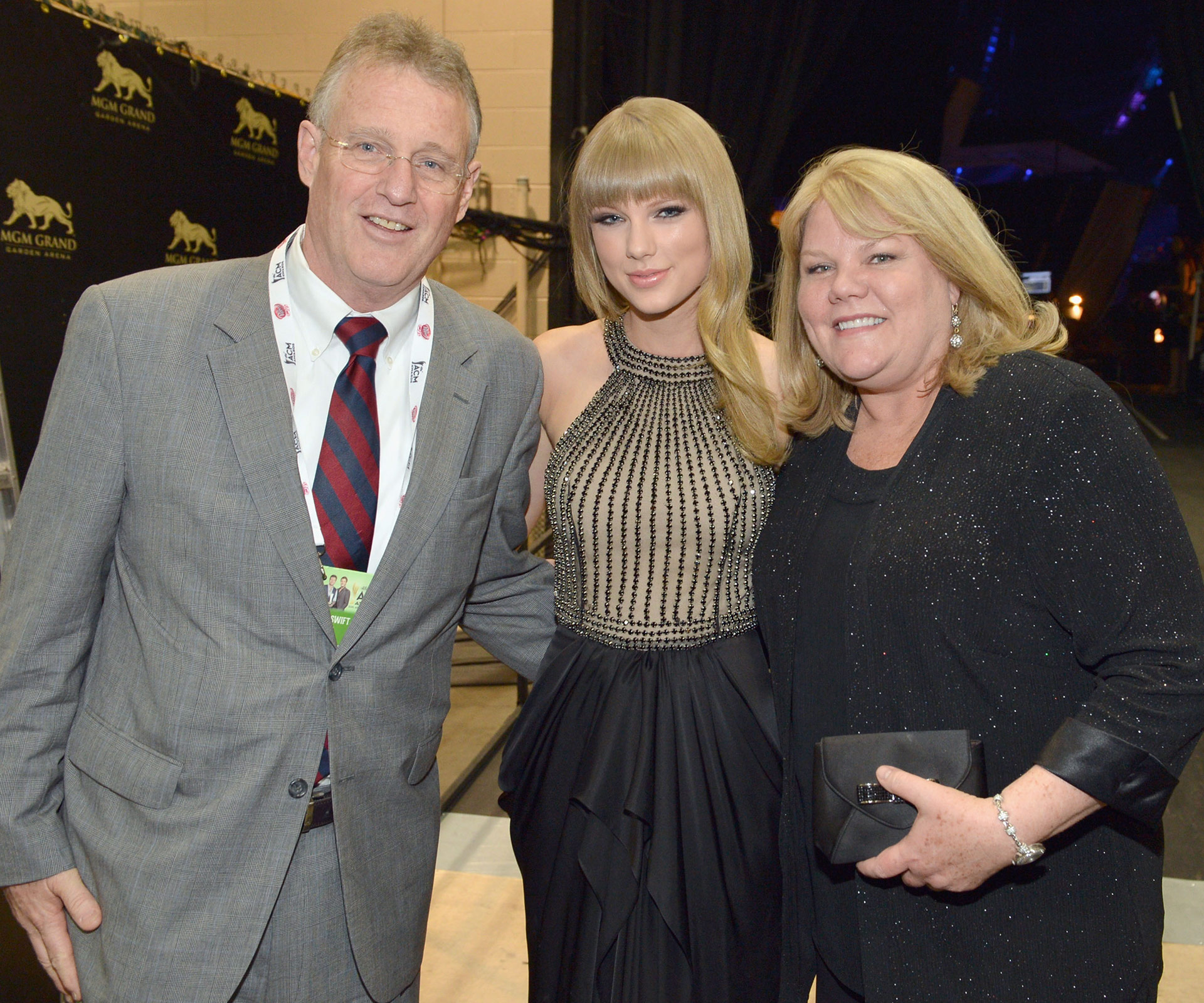 Taylor Swift reveals that her mum Andrea Finlay has cancer