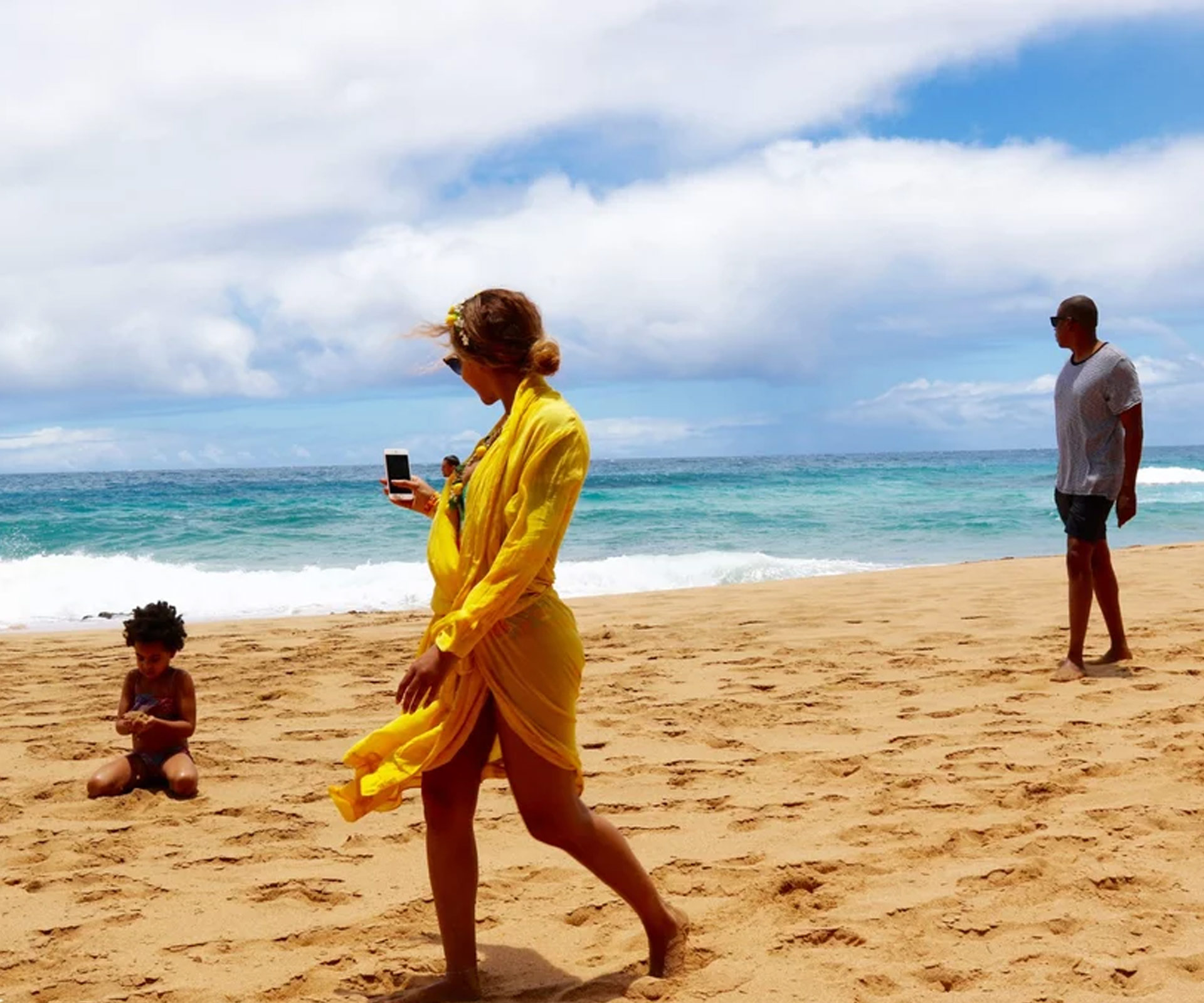 Aloha! Beyonce, Blue Ivy and Jay Z are having the best summer ever